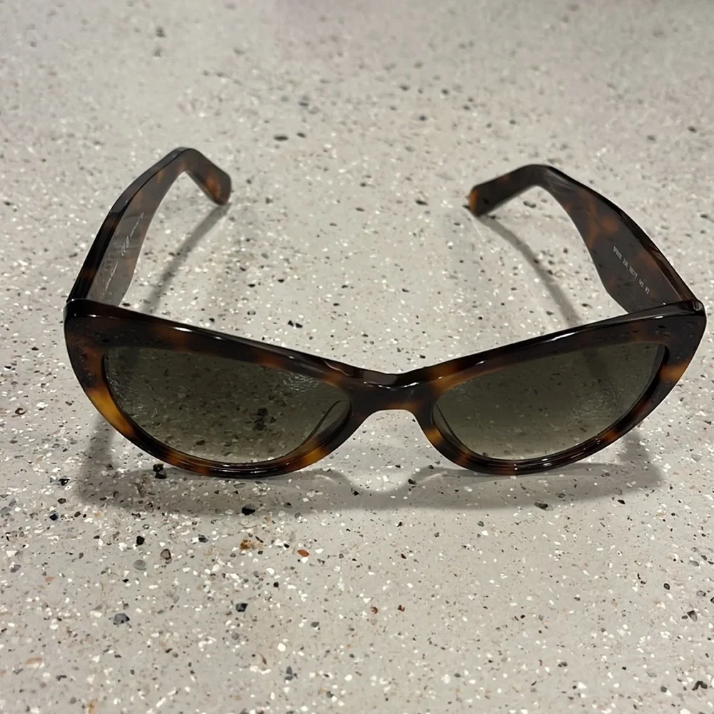 SALVATORE FERRAGAMO MARCHON CAT EYE SUNGLASSES FAUX TORTOISE SHELL NEW WITH CASE